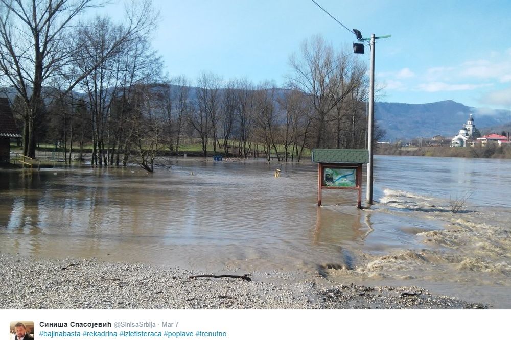 TRKA SA VREMENOM U BAJINOJ BAŠTI: Ako reka poplavi izvor, ostaju bez pijaće vode!