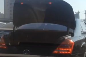 (VIDEO) ORIGINALNO: Ovako se Kazahstanac zahvaljuje vozačima kad mu ustupe prednost