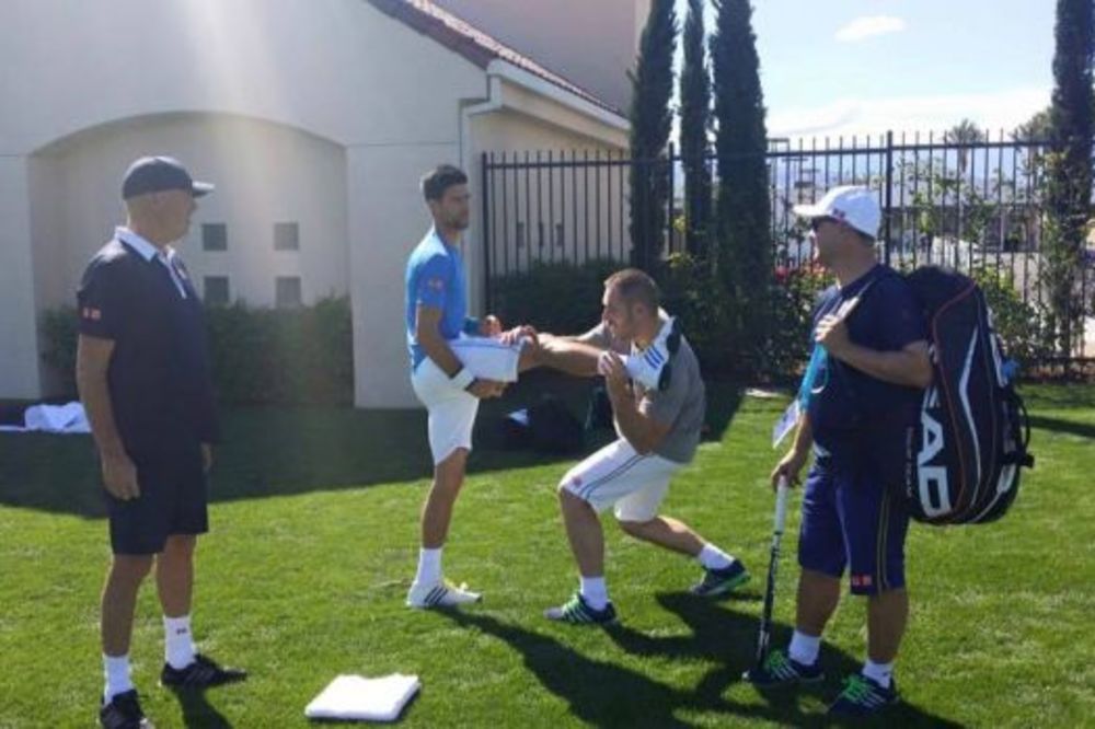 (FOTO) Pogledajte kako izgleda uobičajen dan na poslu Novakovog tima