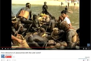 (VIDEO) UBIJAJU BEBE SVETLIJE PUTI: Jezivi običaj indijskog plemena šokirao svet!