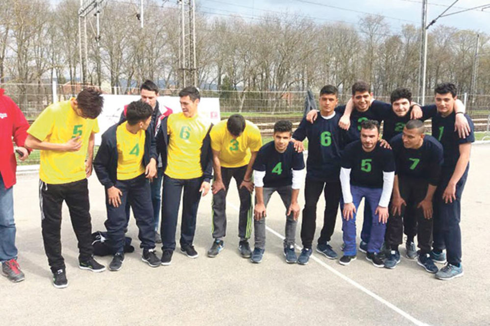 SJAJAN POTEZ: Organizovan fudbalski turnir za izbeglice u Preševu