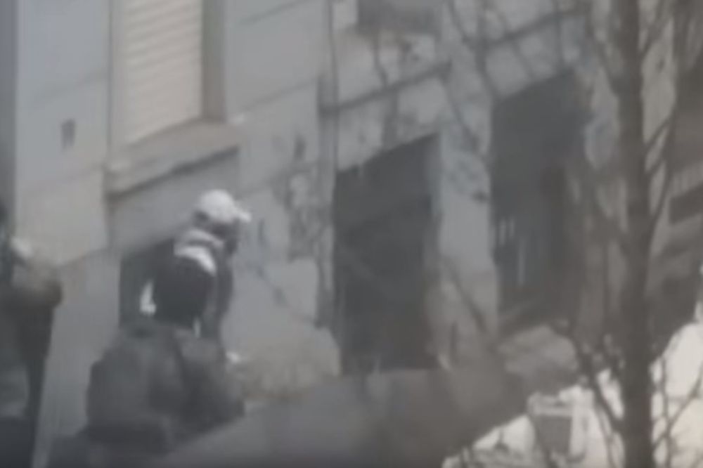(VIDEO) ABDESLAM MISLIO DA ĆE IM POBEĆI: Ovako su policajci upucali najtraženijeg begunca