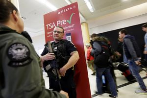 (VIDEO) UZBUNA I U AMERICI: Međunarodni aerodrom u Atlanti evakuisan zbog sumnjivog paketa