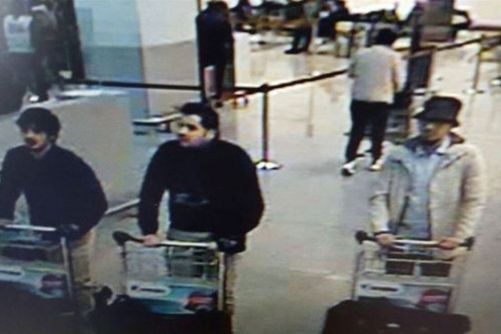 POTRAGA U BRISELU: I treći terorista se razneo na aerodromu, lov na čoveka u belom