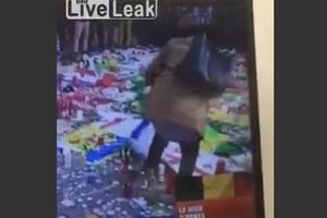 (VIDEO) SRAMOTA: Muslimanka oskrnavila spomen-mesto žrtvama terora na trgu u Briselu