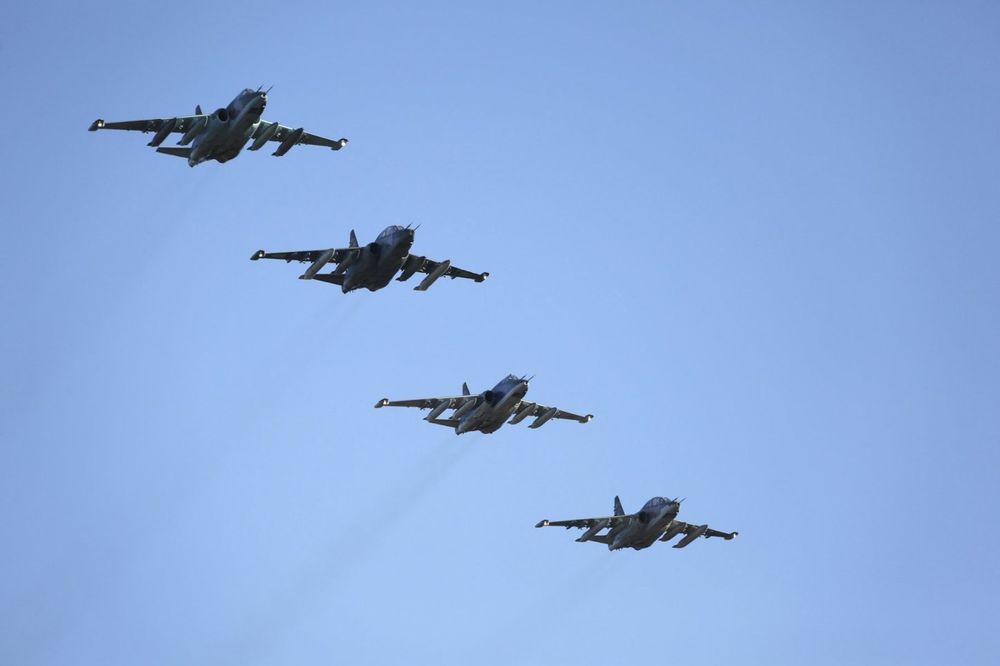 ŽESTOKO PO TERORISTIMA: Ruski avioni uništili rafineriju Islamske države kod Rake