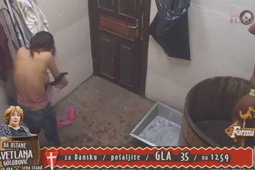 (VIDEO) TROJKA U KUPATILU: Goga i Marija Ana se kupale, Stefan sve gledao