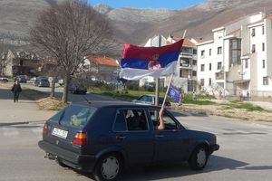 PROSLAVA NA ULICAMA POPOVOG POLJA: Trebinjci slavili oslobađanje Šešelji