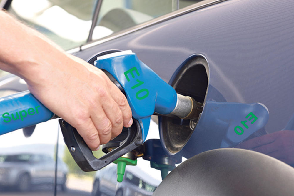 DANAS NOVE CENE GORIVA: Ima šanse da dizel i benzin POJEFTINE, evo i za koliko je niža cena nafte!