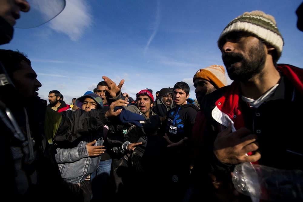 MAĐARSKA VLADA: Više od 900 opasnih područja u Evropi zbog migranata