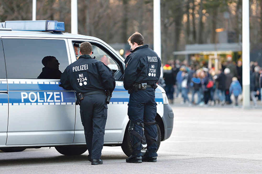 RACIJE U ZORU Nemačka policija pretresa džamije u deset pokrajina