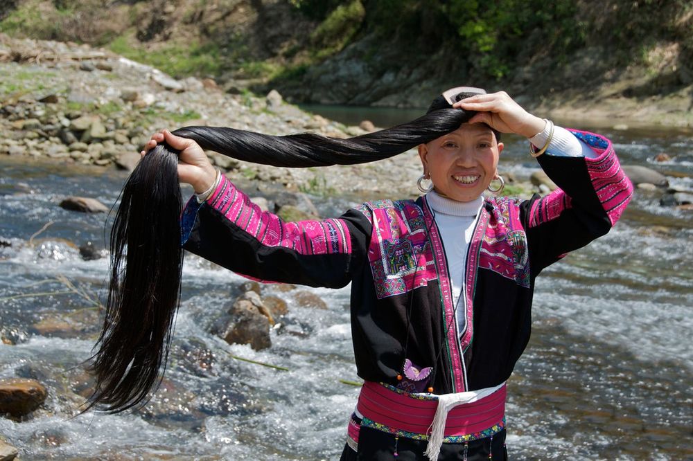 DUŽINA I DO 2.3 METRA: Žene ovog sela jednom u životu šišaju kosu, i to...