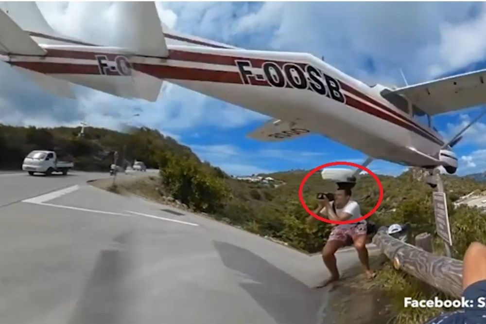 (VIDEO) PAZI, AVION! Snimao na pisti, a letelica ga udarila u ruku i zamalo otkinula glavu!