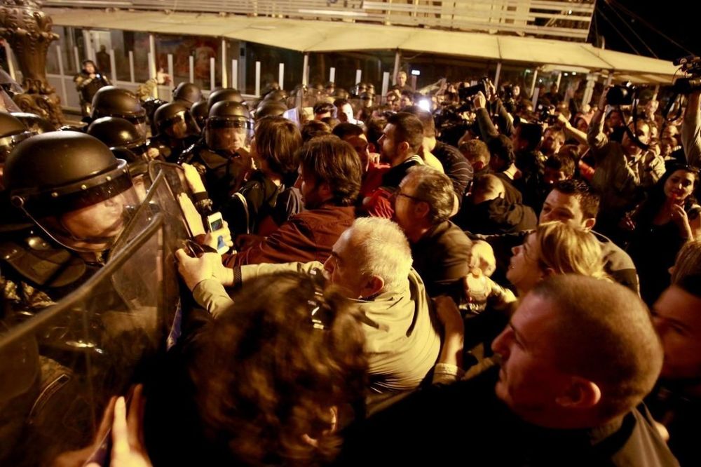 DIGLA SE ČITAVA MAKEDONIJA: Protesti se iz Skoplja prelili na celu zemlju
