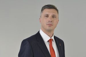 LIDER DVERI: Obradović protestovao zbog zatvaranja lokala u Čačku