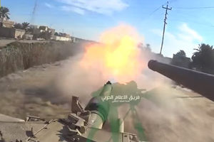 (VIDEO) ZOVU GA ZVER: Pogledajte kako moćni tenk uništava vozilo džihadista