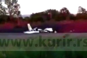 (KURIR TV) EKSKLUZIVNI SNIMAK: Mesto pada aviona kod Srebrnog jezera u kojem je poginuo pilot