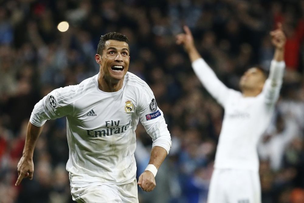 (FOTO) KRISTIJANO U PARIZU: Ronaldo izašao sa manekenkom iz Angole, a onda dogovarao transfer u PSŽ
