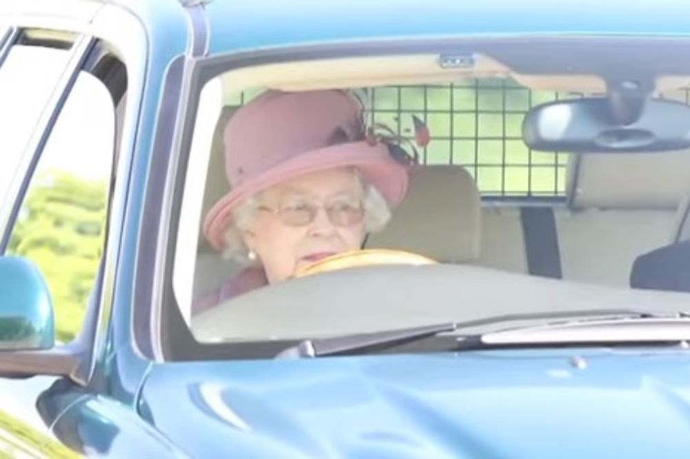 (FOTO I VIDEO) OVO NE ZNATE O ELIZABETI II: Vozi bez vozačke i može da raspusti vladu Australije