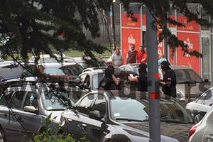 (FOTO) SPEKTAKULARNO HAPŠENJE U CENTRU BEOGRADA: Specijalci sa fantomkama uhapsili Velibora Bakića