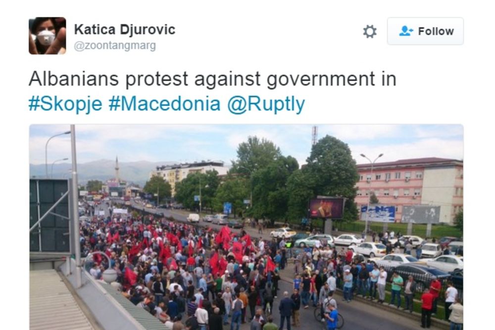 (VIDEO) ZAVRŠEN PROTEST ALBANACA U SKOPLJU: Demonstranti skandirali protiv vlade i vikali OVK