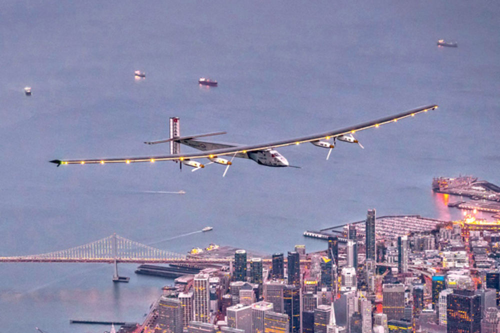 PUT OKO SVETA: Solarni avion uspeo da preleti Tihi okean