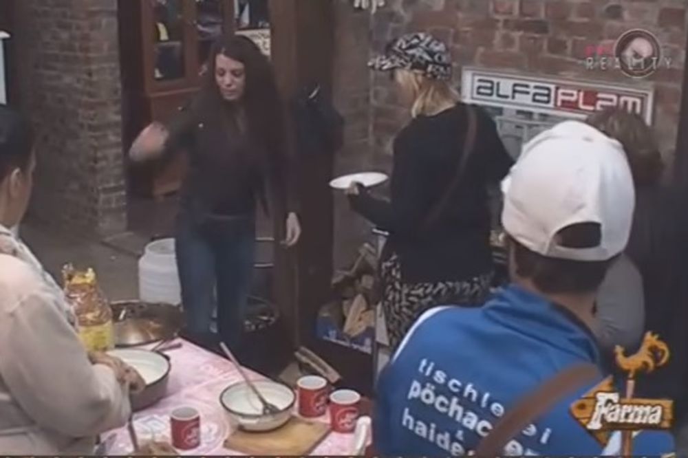 (VIDEO) Jelena Golubović prosula vreo kupus na Mariju!