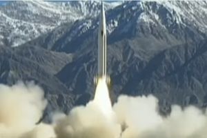 BAŠ IH BRIGA ZA SANKCIJE: Severna Koreja spremila novu raketu za lansiranje!