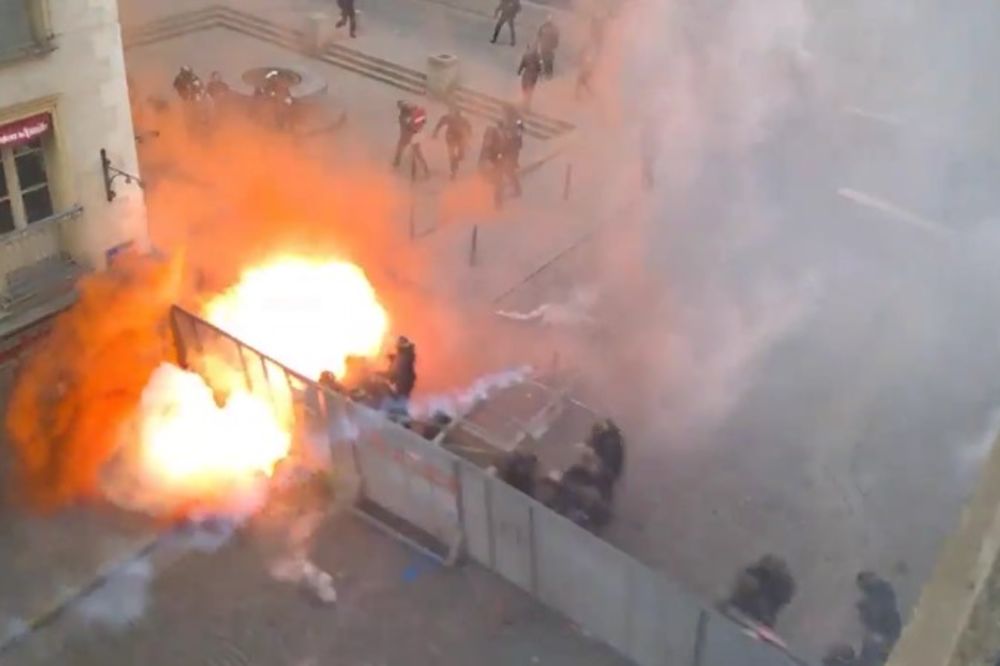 RAT NA ULICAMA FRANCUSKE: Besne protesti zbog zakona o radu, demonstranti palili sve pred sobom