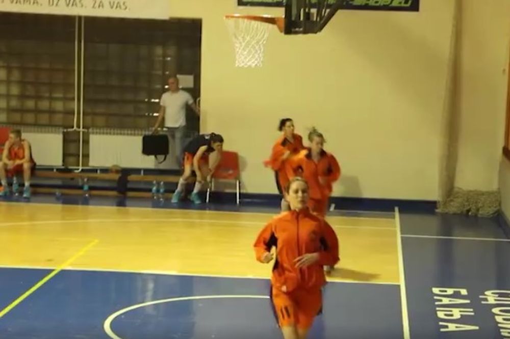 (VIDEO) NEZAPAMĆENO: Košarkašice iz Banja Luke u znak podrške bivšem treneru napustile utakmicu