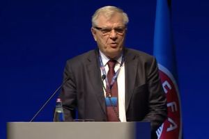 KARADŽIĆ O PRIJEMU KOSOVA U UEFA: Izgubili smo bitku, ali nastavljamo rat