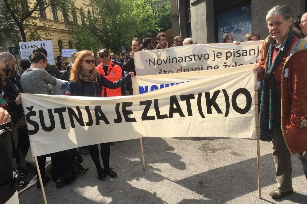 (VIDEO) DIGLI SE NOVINARI U ZAGREBU: Nezadovoljni zbog ugrožavanja slobode medija