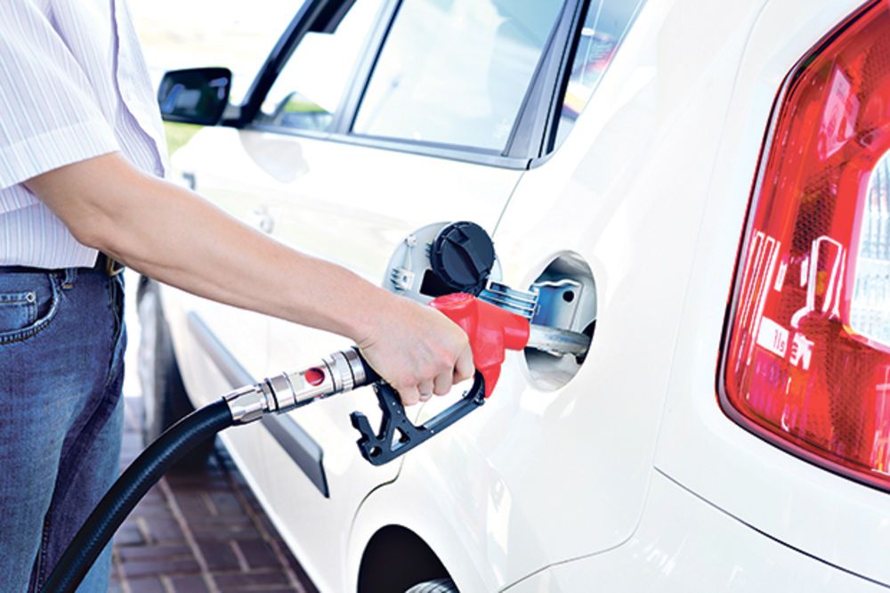 KONAČNO DOBRE VESTI ZA VOZAČE: Od Nove godine cena goriva neće rasti