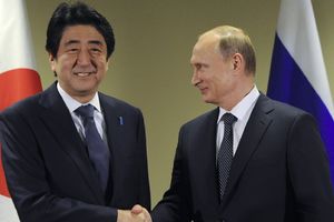 BRIGA GA ZA SANKCIJE: Premijer Japana došao kod Putina uprkos Obaminom zahtevu