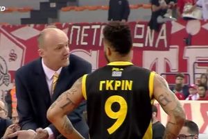 (VIDEO) DRAMA NA TERENU: Slovenački trener hteo da udari svog igrača tokom utakmice