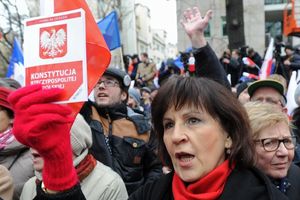 POLJACI PROTESTOVALI PROTIV VLADE: Pola miliona ljudi marširalo Varšavom