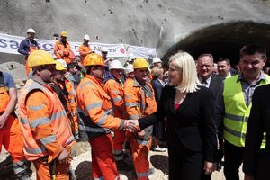 (FOTO) NA MORE U GRČKU AUTO-PUTEM Mihajlovićeva: Najduži tunel u Srbiji biće probijen u junu