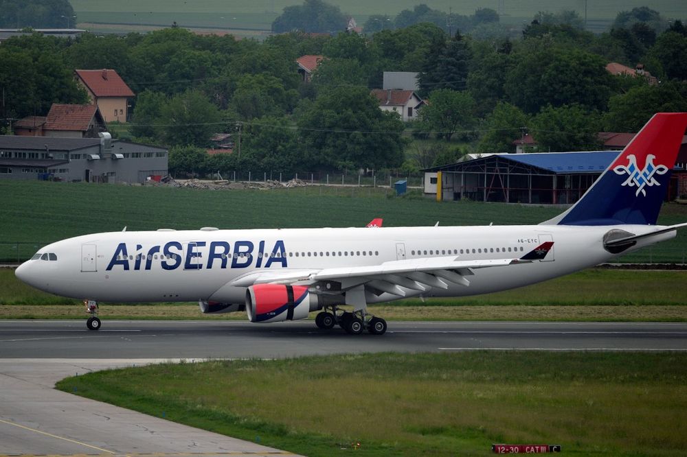 (FOTO) SLETEO ERBAS U BEOGRAD: Dočekan najveći putnički avion na Balkanu