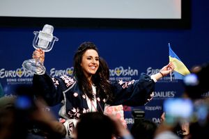 NOVA PROVOKACIJA ŠARLI EBDOA: Ukrajinsku pobednicu Evrosonga nacrtali kao prase