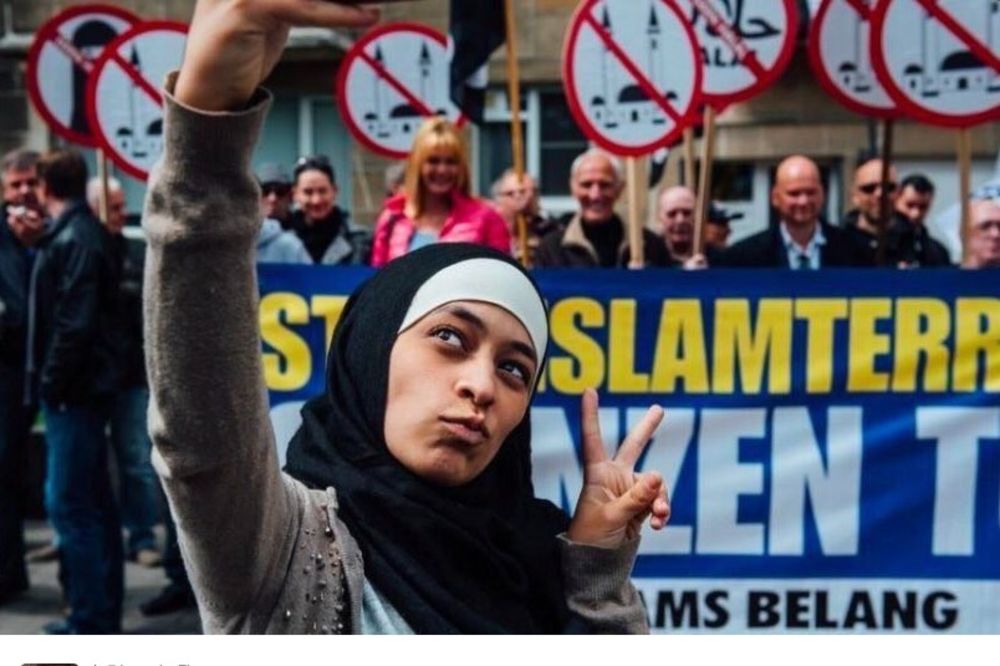 U INAT SVIMA: Muslimanka otišla na antimuslimanski skup i silno se zabavila