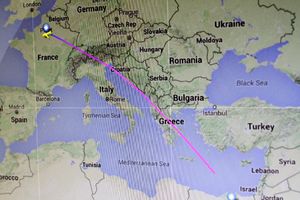 GRČKI ZVANIČNICI: Pronađeni delovi aviona u moru