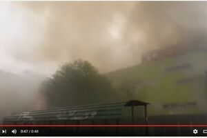 (VIDEO) GOREO TRŽNI CENTAR U SARAJEVU: U vatrenoj stihiji povređen vatrogasac!