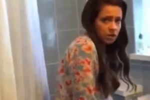 (VIDEO) GRUBA LJUTA ŠALA: Čili paprikom oljutio tampon svoje devojke. Pogledajte njenu reakciju