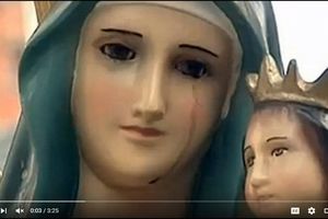 (VIDEO) ČUDO U KOLUMBIJI: Hodočasnici uvereni da je iz kipa Device Marije potekla krvava suza