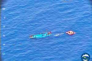 JOŠ JEDNA NESREĆA KOD LIBIJE: Prevrnuo se brod sa migrantima, utopilo se 30 ljudi