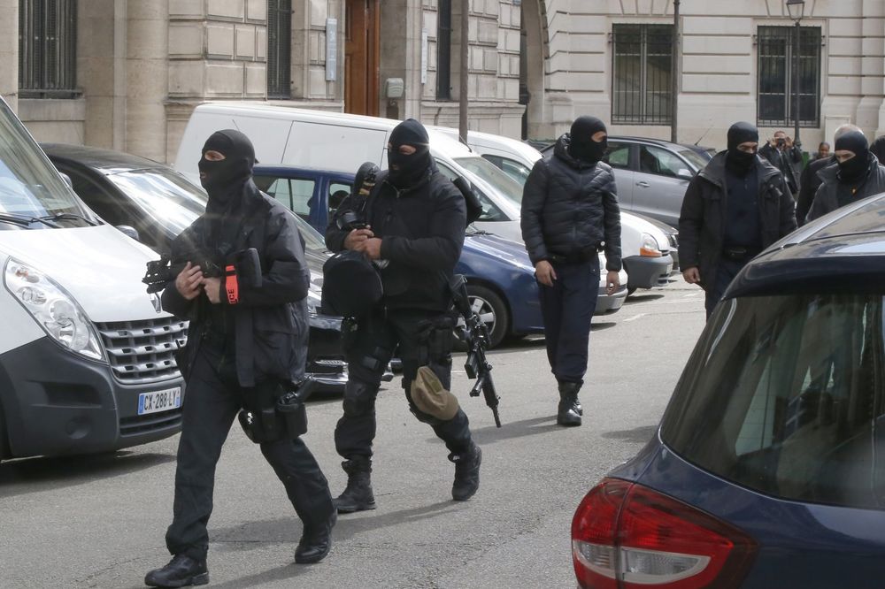 ZAMALO KRVAVI IZBORI U FRANCUSKOJ: Uhapšeni teroristi koju su planirali napade u Parizu