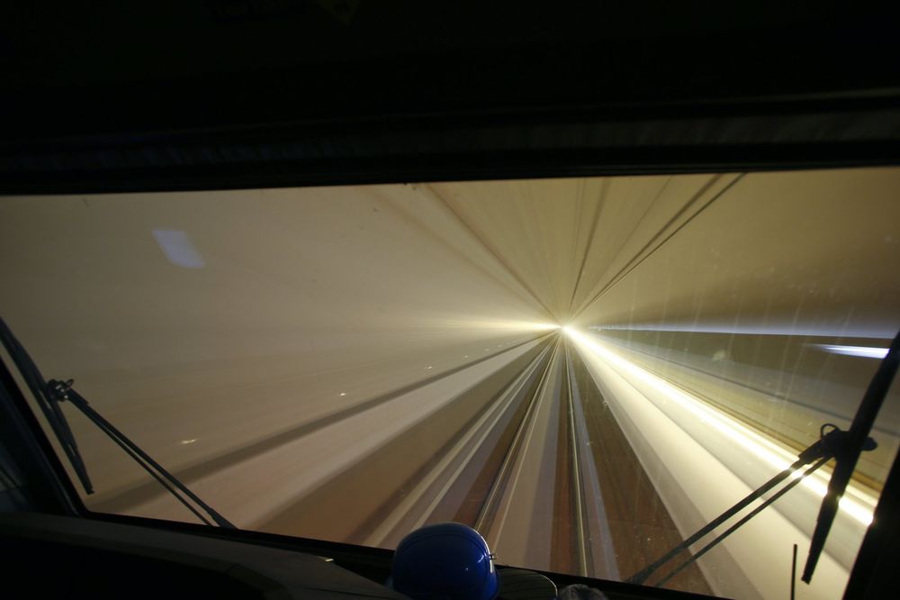 (VIDEO) KOŠTAO 11 MILIJARDI EVRA, GRADILI GA 17 GODINA: Otvara se najduži tunel na svetu