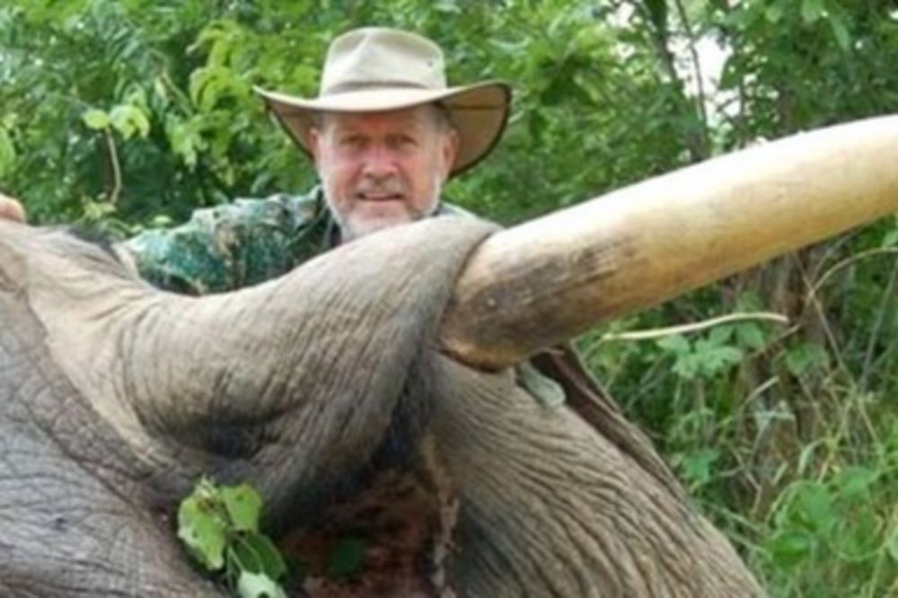 (VIDEO) POSLANIK DIGAO AUSTRALIJU NA NOGE: Ulovio sam slona i jeo ga, pa šta?