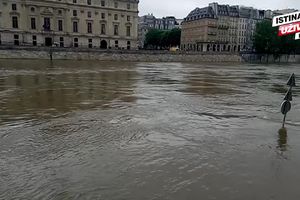 (FOTO, VIDEO) KURIR NA LICU MESTA: Ovako izgleda poplavljeni Pariz!