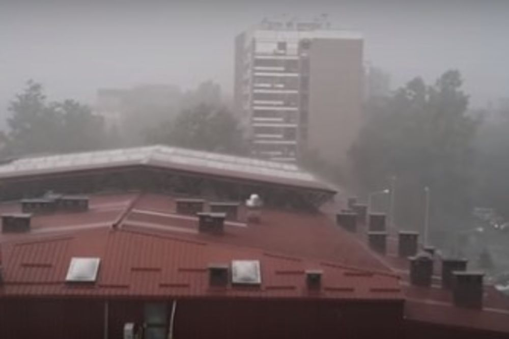 (VIDEO) VODA PLAVILA STANOVE: Jako nevreme i grad pogodili Zagreb